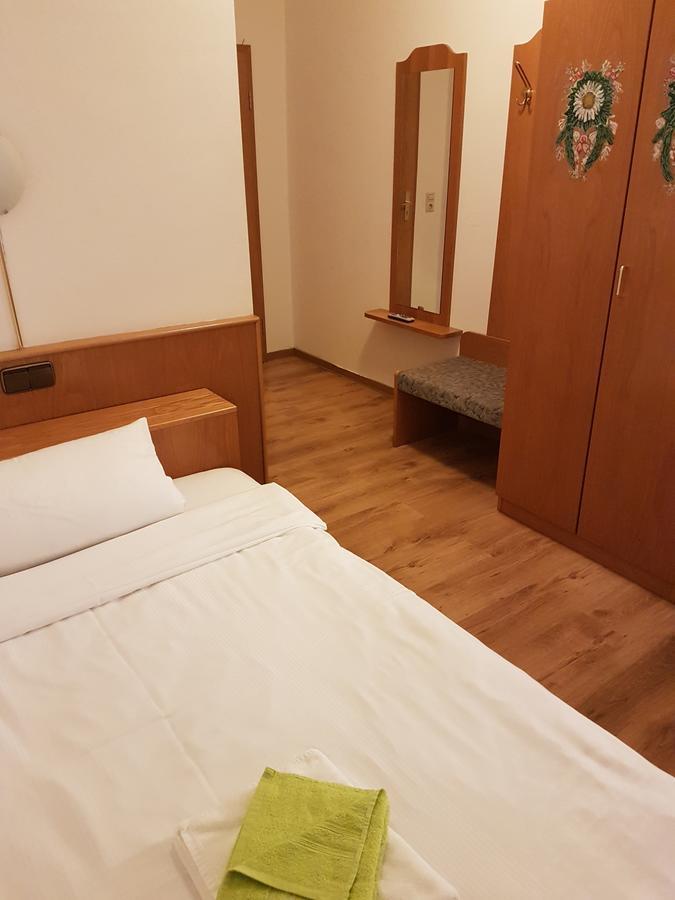Hotel Lamm Pforzheim Esterno foto